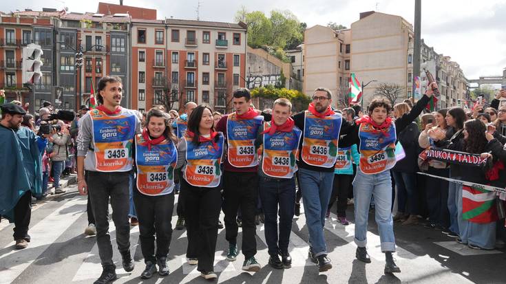 "Aurrera goaz. Bazatoz?"