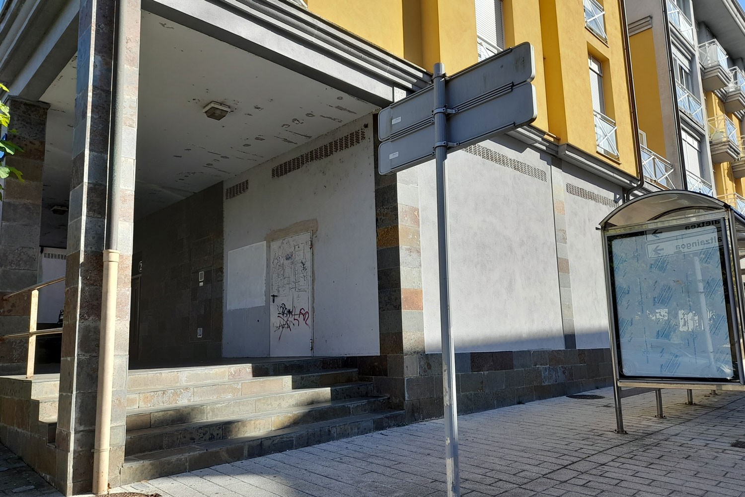 Udaltzaingoaren eta Gizarte Zerbitzuen egoitza izango den lokala egokitzera doaz