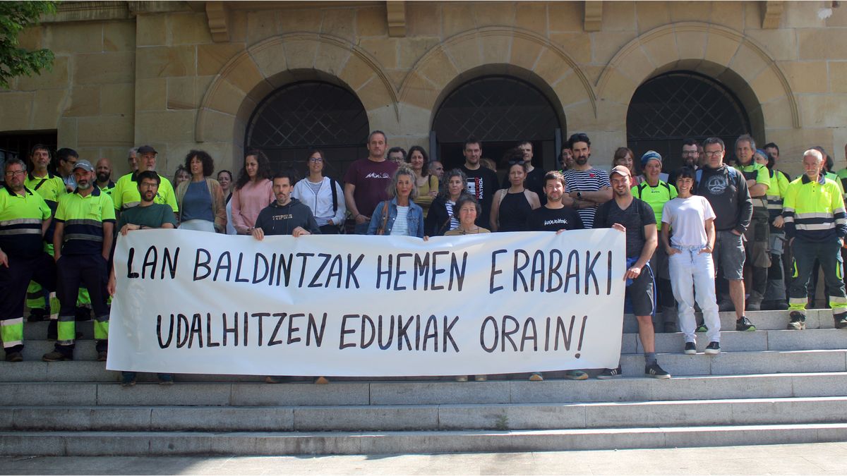 Bi orduko lanuztea egin dute udal langileek