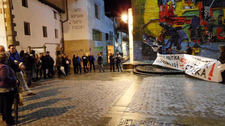 Euskal presoen eskubideen aldeko elkarretaratzea, 20:00etan Mikel Laboa plazan