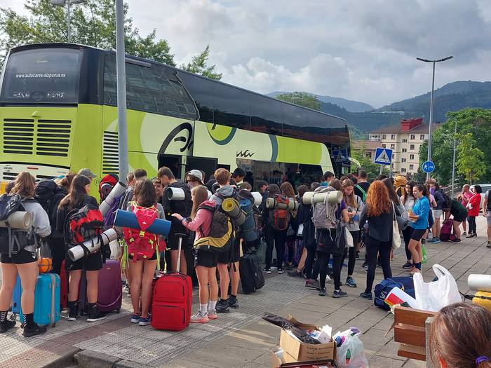 Ziortzaren kanpaldiko lehen txandakoak, Peñaloscintosera bidean