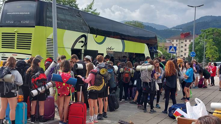Ziortzaren kanpaldiko lehen txandakoak, Peñaloscintosera bidean