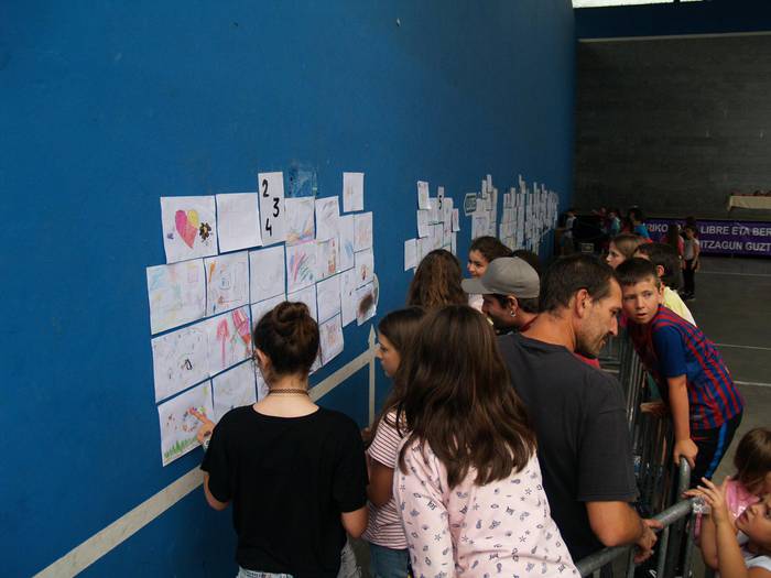 Haur eta gazteenarekin batera, estreinakoz helduen pintura lehiaketa jaiotan