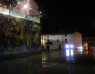 Larunbat goizaldera arte segiko dugu euriagatik abisu horian