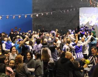 Emozio handiz bizi izan dute Realaren garaipena, zaletuen gunean bilakaturiko Garagardo Azokan