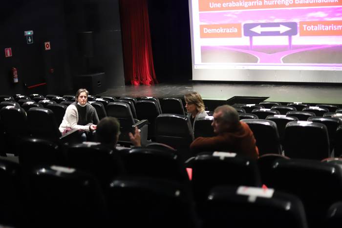 Bizitza plataformak herrian talde bat sortzeko deia egin du datorren ostiralerako