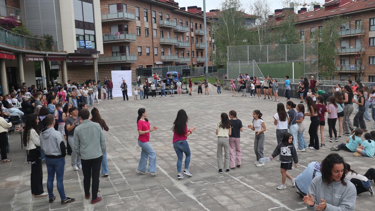 Erromeria giro bizia Artzabalen