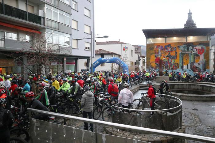 Negu giro ezin erakargarriagoa, Irisasi BTT Hotzak Akabatzen probako ehunka partaideentzat