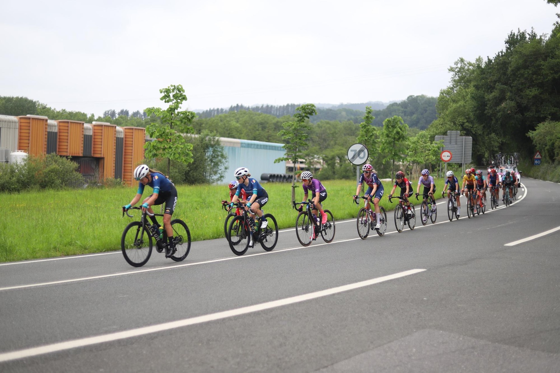 Itzulia Women lasterketak trafikoan izango duen eraginaz ohartarazi dute