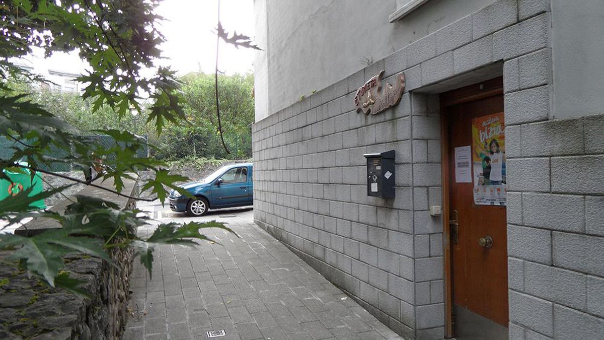 Korrikaren 12. Eguna, Etumeta AEK euskaltegian ere