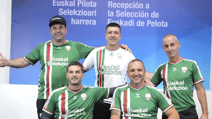 Beñat Lizaso Muxikari eta euskal selekzioko kideei harrera egin diete Argentinan