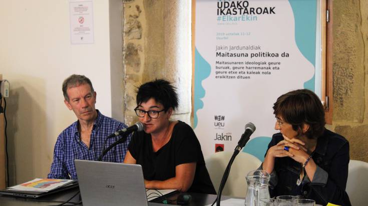 Maitasunetik abiatu dituzte, UEU, Jakin eta Udalaren jardunaldiak Artzabalen