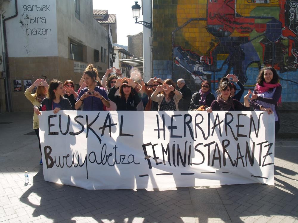 Martxoaren 8ko elkarretaratzea, 19:00etan frontoian