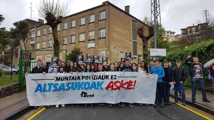Bat egin dute, Altsasuko gazteen alde Iruñean larunbatean deitu den manifestazioarekin