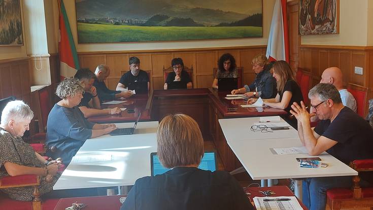 Hauteskunde egunerako mahaikideak hautatu dituzte, jakinarazpenak egunotan