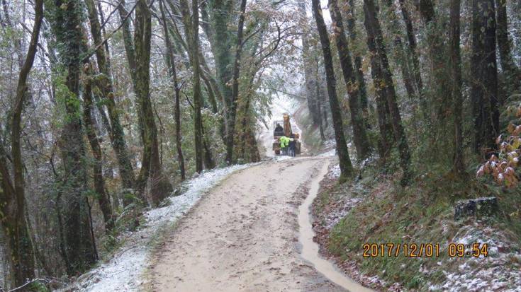 Bi bide itxi behar izan ostean, mendi bideetan ez ibiltzea aholkatzen du udaltzaingoak
