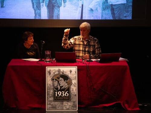 Usurbil 1936 elkarteak trantsizioaren inguruko hitzaldia eskaini du Sutegin