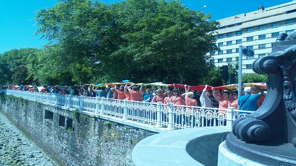 Oihalak eskutan, Usurbil ere erabakitze eskubidearen alde