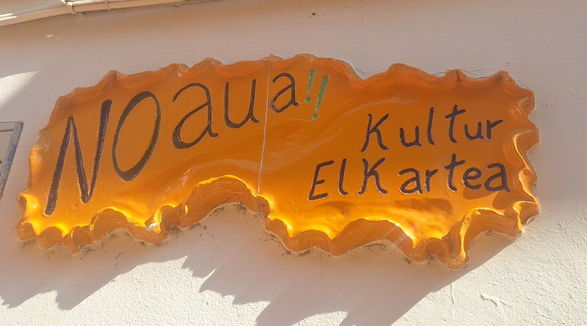 Lan deialdi bat, azken aldizkaria eta 30. urtemugako ikuskizuna, NOAUA! K.E.-ren eskutik
