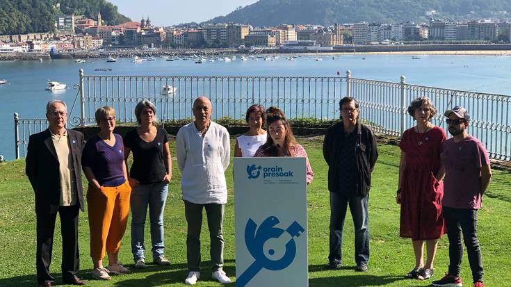Usurbildik "Orain presoak" dinamikak larunbatean Donostian deituriko manifestaziora joateko gonbita