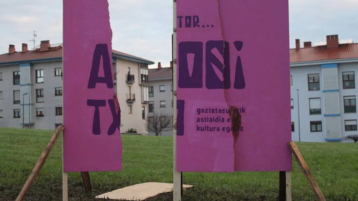 Arrobitxulo elkargunekoen murala txikitu dute