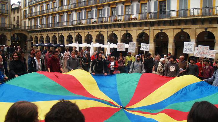 San Juan suan maskarilekin argazkiak ateratzeko deia egin du Gipuzkoa Zutikek