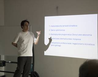 Desazkundea hizpide izan dute gaur Potxoenean