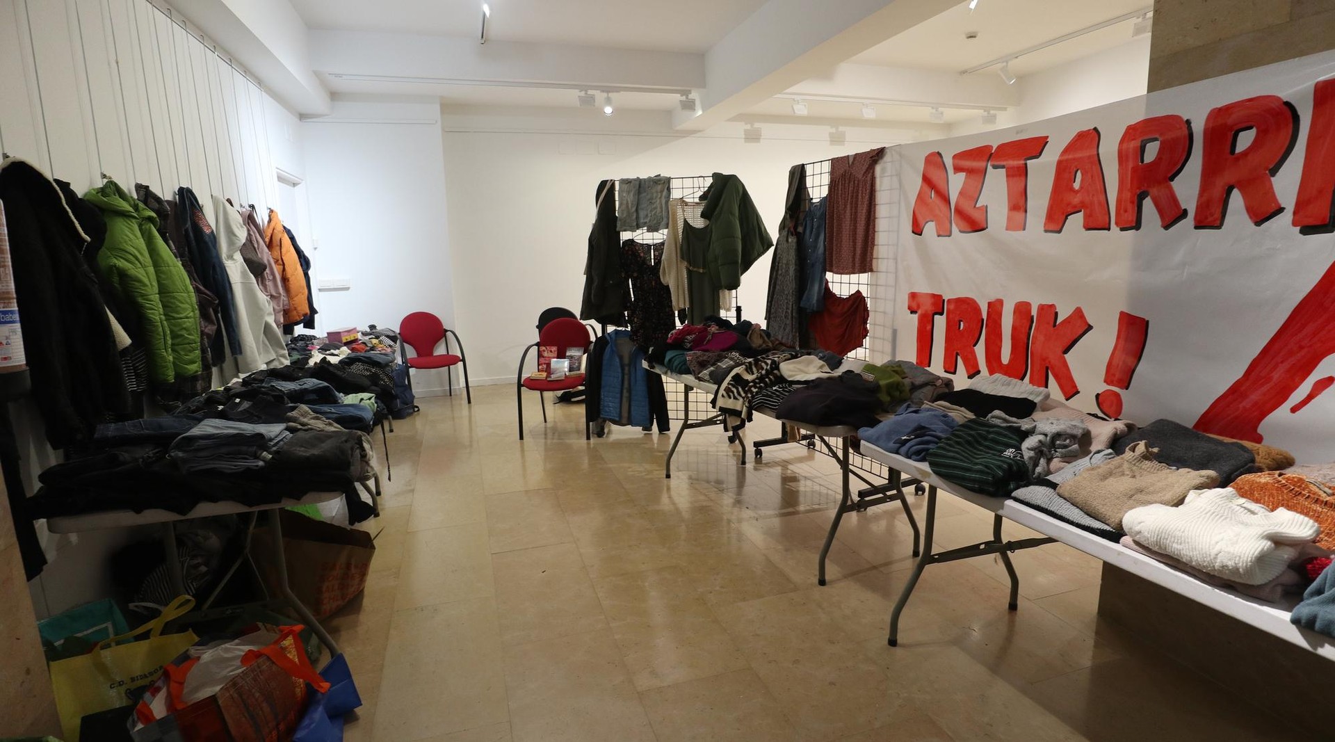 Aztarritruk azokarako material bilketa gaurtik Sutegin