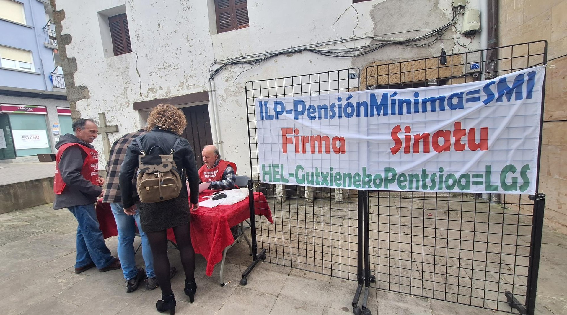 Euskal Herriko Pentsiodunen Mugimenduaren sinadura bilketarekin bat egiteko azken eguna