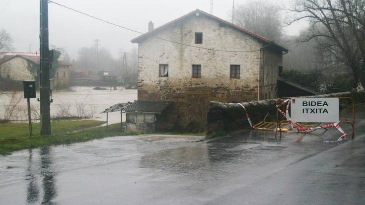 Troia eta Zubietako Aliri zubi arteko bidea itxiko dute, lanengatik