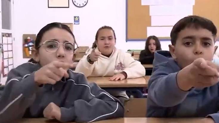 Bullyngaren kontrako himnoa