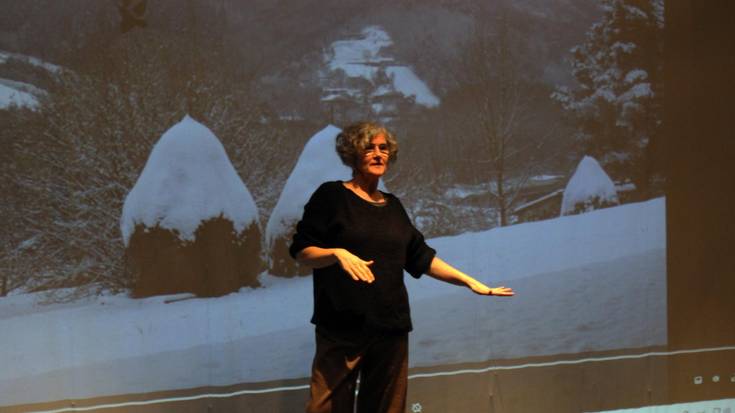 Kontakizunak girotu du Iñaki Agirresaroberen irudien proiekzioa