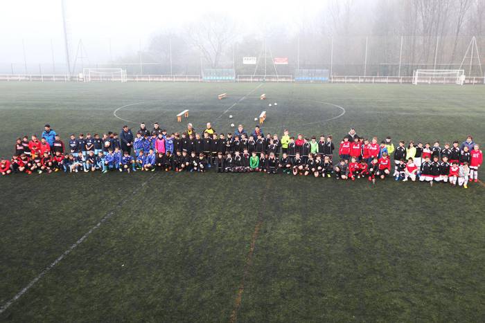 Harane, futbolari gaztetxoen lagun arteko joko zelaia