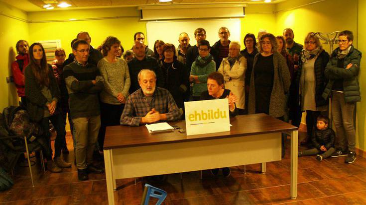 Buruntzaldeko EHBilduko hautetsien babes osoa dute Ainhoa Intxaurrandietak eta Iñaki Errazkinek