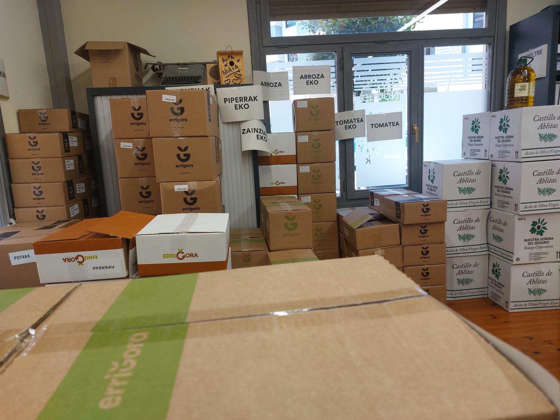 Errigoraren produktuak jaso ditugu, bilketa Udarregi ikastolan