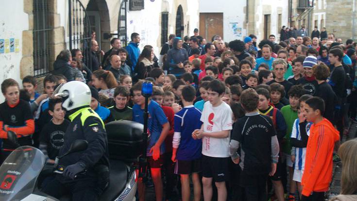 17:00etan abiatuko da frontoitik, 6. Hurbilago San Silvestre Herri Lasterketa