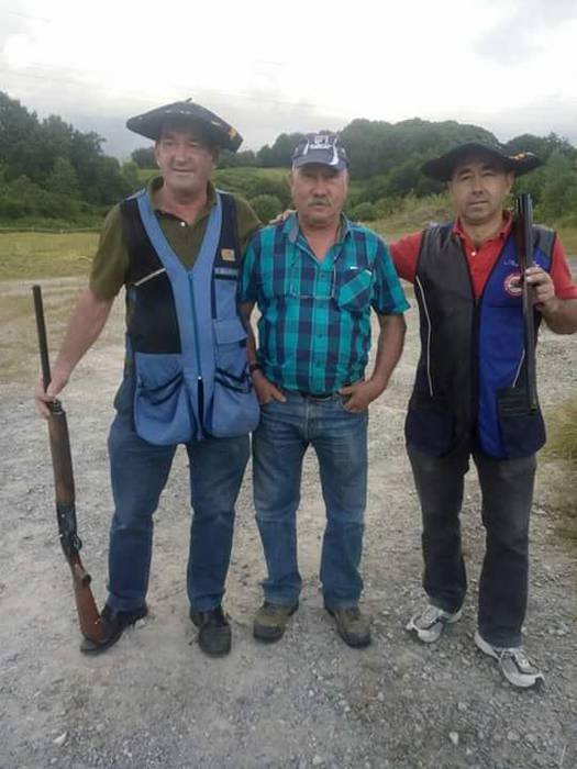 Gipuzkoako Ehiza Federazioak doluminak helarazi dizkio, Juan Jose Olanoren sendiari