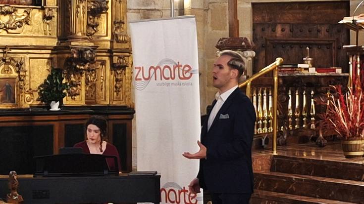 Organoaren bisita gidatu eta kantu-piano errezitaldiarekin, Salbatore eliza kulturgune egunotan