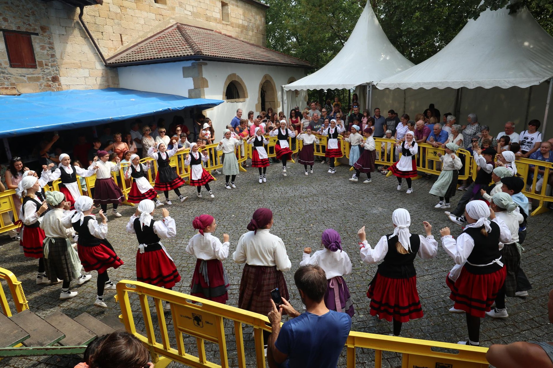 Datozen jaietarako datak zehaztu dituzte