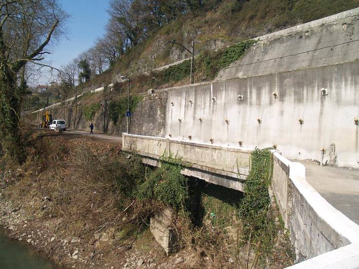 Troia-Zubieta arteko bidea lanetan, egunotan