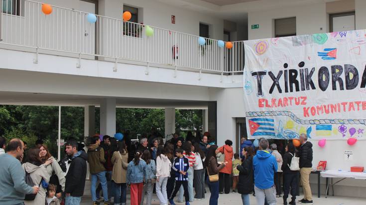 Betetako bi urteak komunitatean ospatu ditu Txirikordak