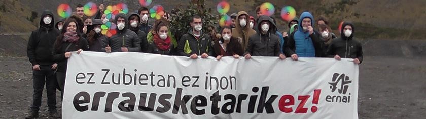 Gazte eta langileen mugimenduak ere, erraustegiaren aurkako giza-katearekin bat eginik
