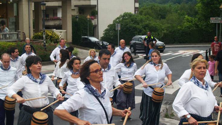 Danborrada kalez kale, gauerdian berriz