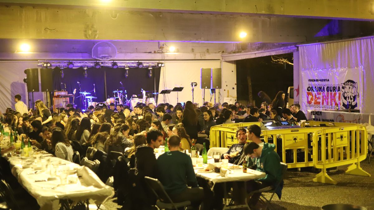 Gazte Eguneko afaritarako txartelak salgai gaurtik