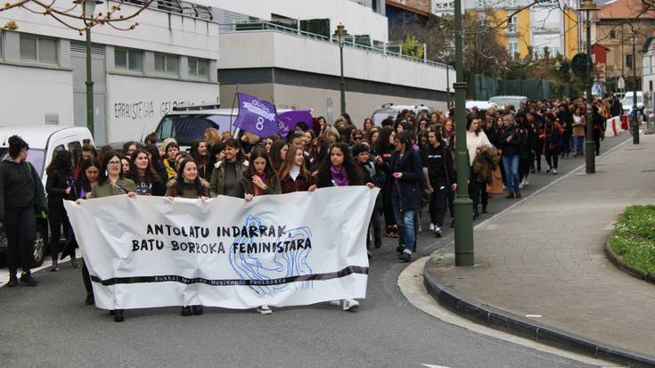 Borroka feministarekin bat egin zuen Martxoaren 8a iruditan
