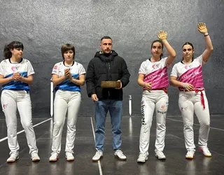 Miriam Arrillagak eta Amaia Aldaik binakako txapelketako lehen postua eskuratu dute