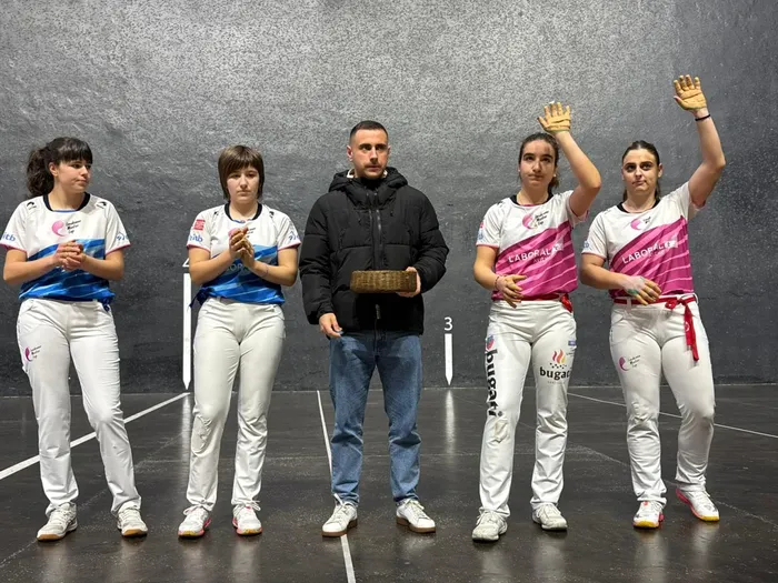 Miriam Arrillagak eta Amaia Aldaik binakako txapelketako lehen postua eskuratu dute