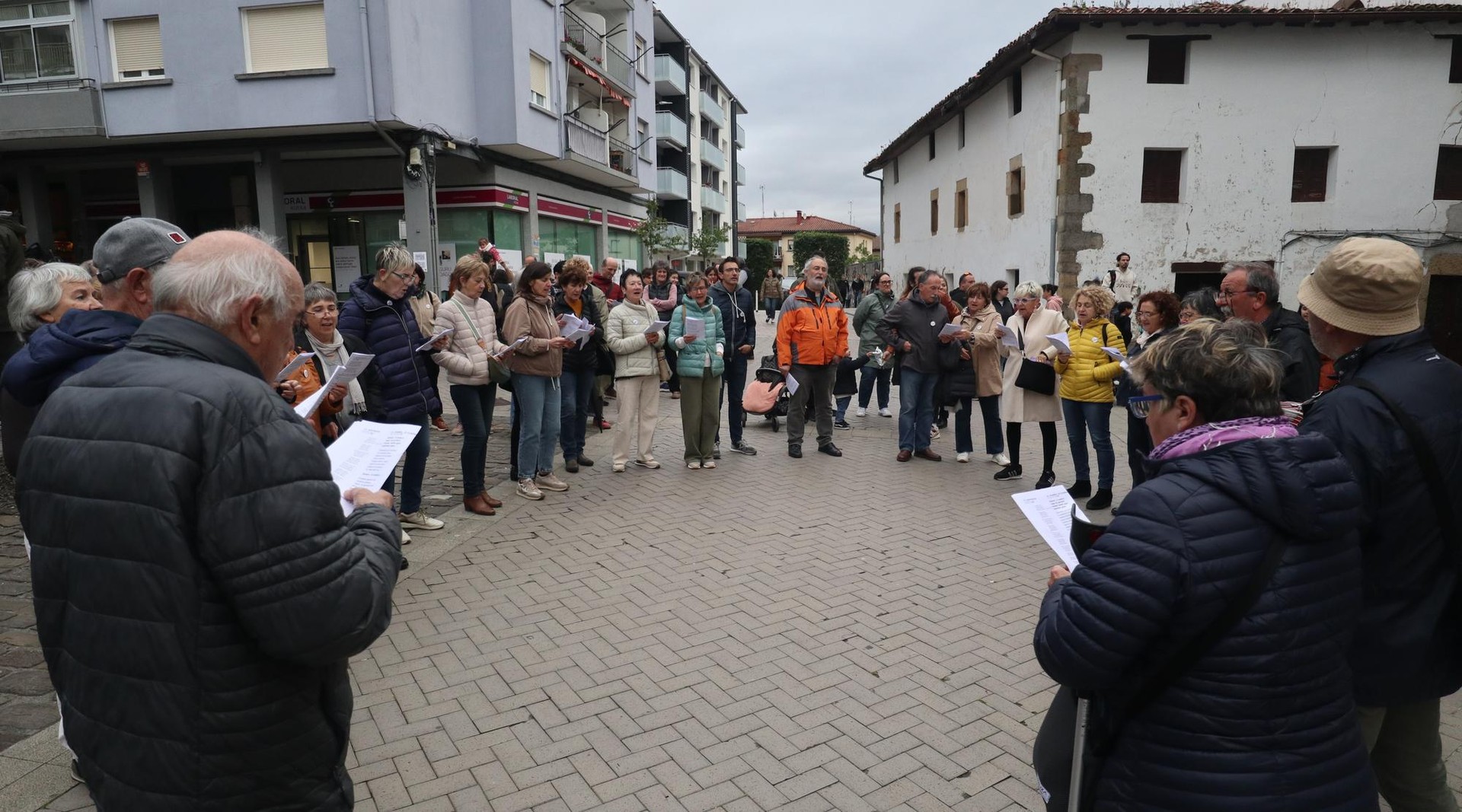 "Euskararen erabilera erdigunean jarri dugu berriz ere"