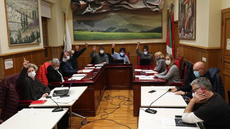 Interes Publiko Goreneko Proiektuen erregulazio berriaren aurka