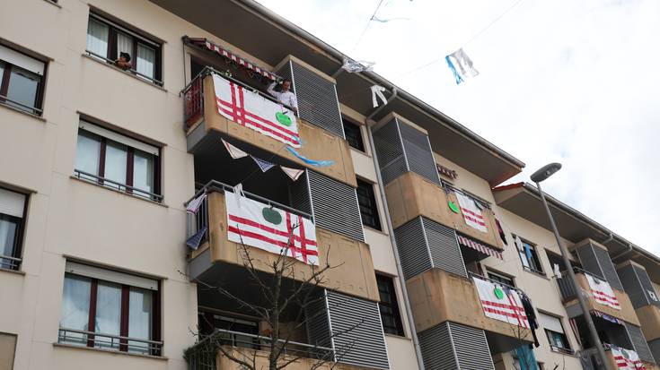 Balkoiak, Sagardo Eguneko postu bilakatuak